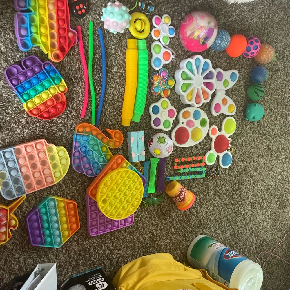 Fidgets - Picture 6 of 6
